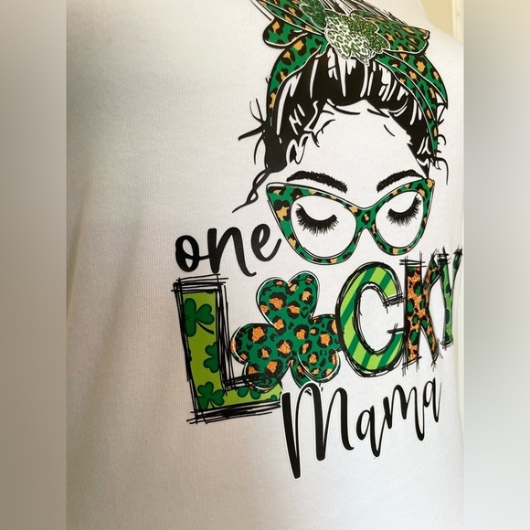 No Boundaries Custom St. Patrick’s Day Lucky Mama Scoop Tee Juniors Small (3-5) - Picture 11 of 12